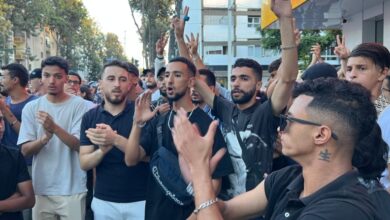 جرت الاحتجاجات في مناخ حقوقي حيث تتزايد المضايقات والاعتقالات للصحفيين والناشطين والمدافعين عن حقوق الإنسان.