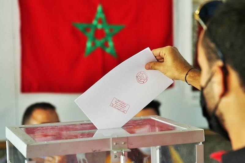الكتلة الصامتة تنمو.. لماذا لا تتطور الحياة الحزبية في المغرب؟