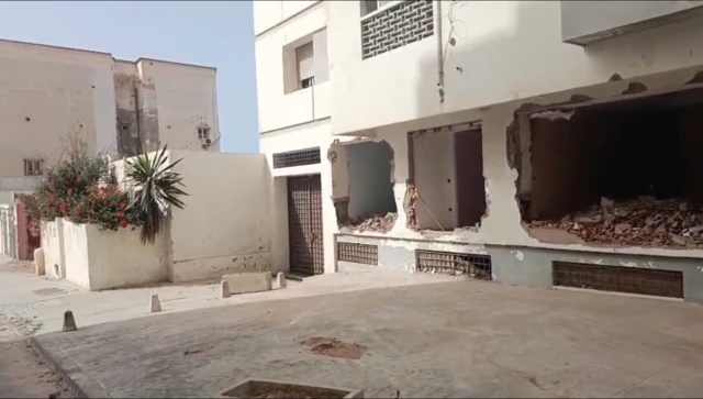 وهو عبارة عن مبنى مكون من طابقين، ويبدو أن الطابق الأول قد تم هدمه بالكامل.