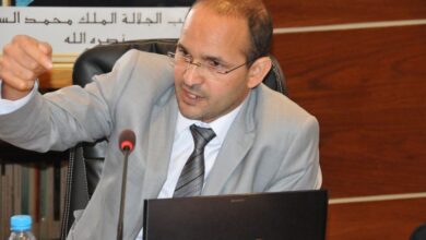 ويرى عبد الحفيظ اليونسي أن الخطاب السياسي يركز على الدعاية ولا يتتبع أداء الحكومة بعد الانتخابات