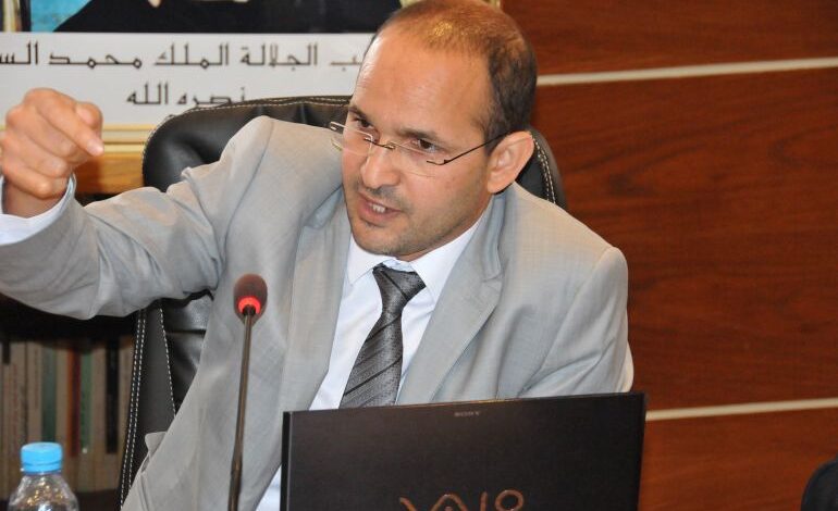 ويرى عبد الحفيظ اليونسي أن الخطاب السياسي يركز على الدعاية ولا يتتبع أداء الحكومة بعد الانتخابات
