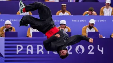 راقصة "رقصة البريك" في أولمبياد باريس 2024