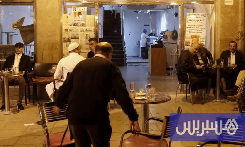 "سيكولوجية الجلوس في مقهى" يقدم نظرة ثاقبة للتغيرات في المجتمع المغربي