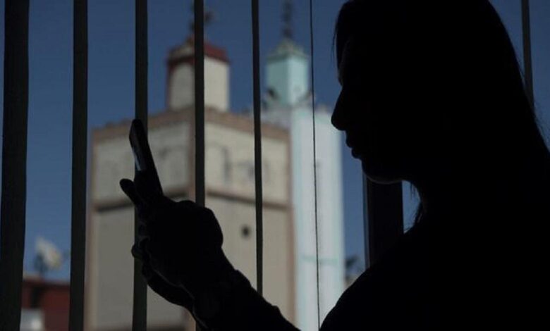 غير قادرة على الدراسة أو العمل: "هجوم فعلي" على حقوق المرأة المغربية