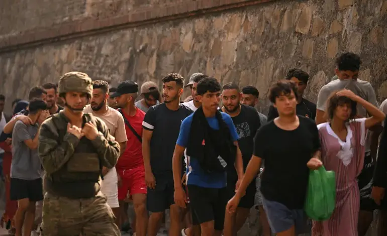 القاصرون في سبتة.. لماذا يصر المغرب على إعادتهم وما الذي يمنع إسبانيا؟