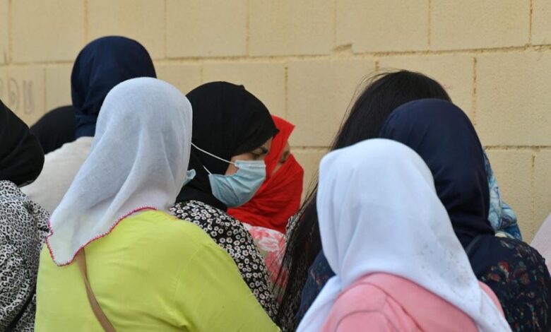لماذا أصبح الطريق إلى العمل بالنسبة للمرأة المغربية طريقا ينطوي على "الاستغلال"؟