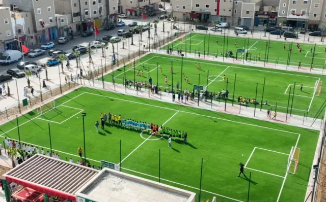 صور نماذج للملاعب القريبة منتشرة في العديد من مدن المغرب