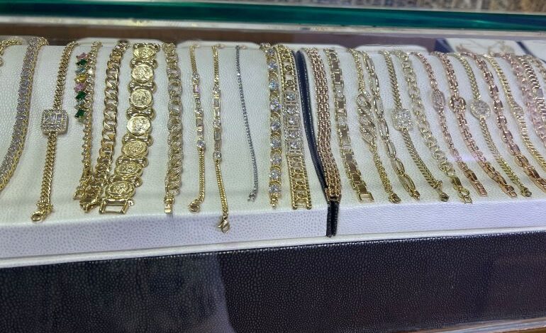 يتم تقديم سلاسل الفولاذ المقاوم للصدأ كبديل للذهب