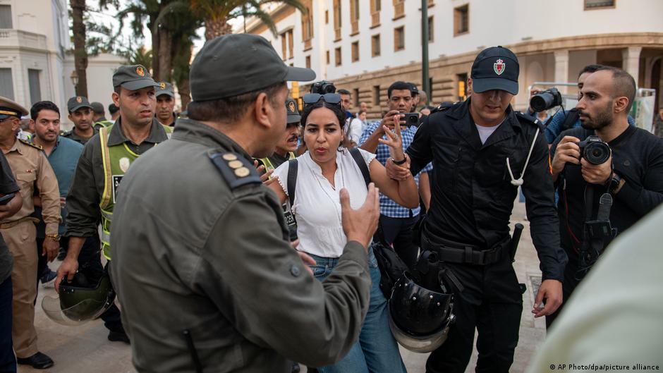 +++ استئناف التظاهرات في المغرب لليوم الخامس ومقتل 2 +++