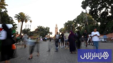 الجدل حول الحجاب في فرنسا يثير الجدل حول حدود حرية اللباس في المغرب
