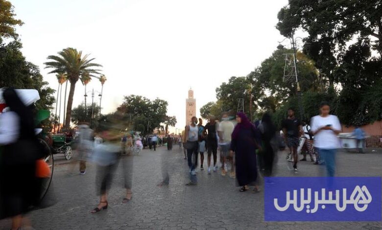 الجدل حول الحجاب في فرنسا يثير الجدل حول حدود حرية اللباس في المغرب