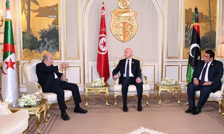 بغياب المغرب وموريتانيا.. ماذا وراء المحادثات بين سعيد وتبون والمنفي؟