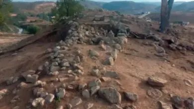 علماء آثار مغاربة يتعاونون مع باحثين أجانب لاكتشاف أقدم حصن دفاعي واسع النطاق يعود إلى عصور ما قبل التاريخ بإفريقيا (خارج وادي النيل) بوادي بهت (ولاية كيميسات) - صحيفة العالم الأمازيغية