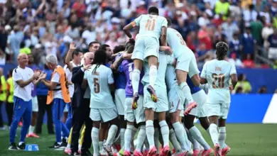 الفرنسيون يحتفلون بهدف عثمان ديمبيلي في مرمى المغرب