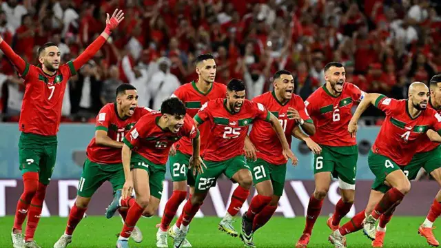 فرحة المنتخب المغربي بعد الفوز على إسبانيا في مونديال قطر 2022