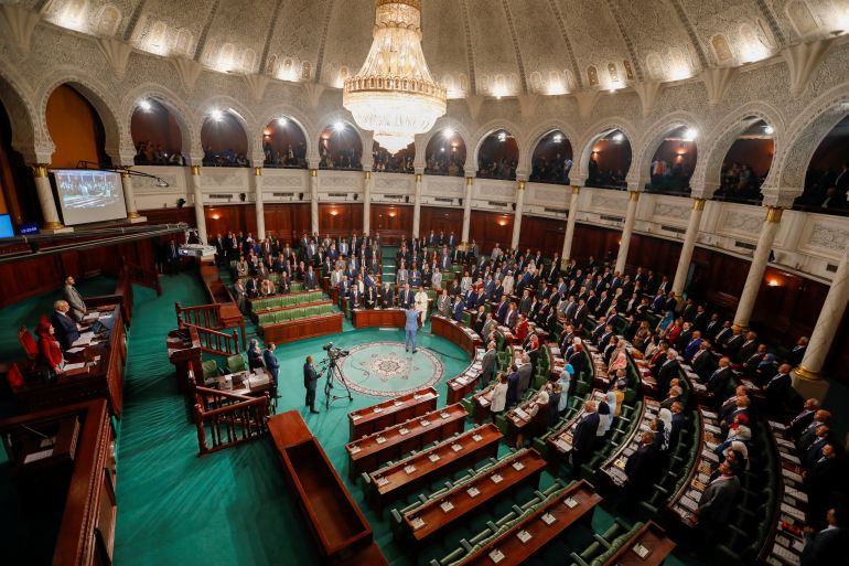 ويعتمد البرلمان التونسي نظام التمثيل النسبي منذ عام 2011، مع مبدأ تقسيم القوائم بالتساوي بين الرجال والنساء.
