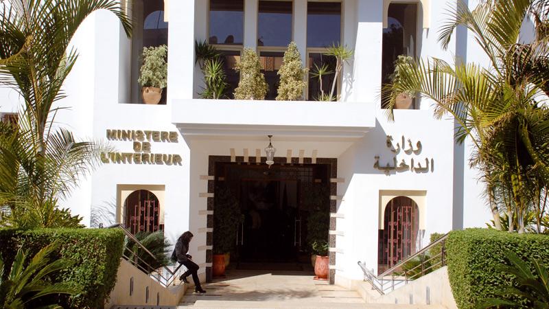 قيادة “الداخلية” لبرامج التنمية الترابية يثير مخاوف من “تآكل” صورة المنتخبين